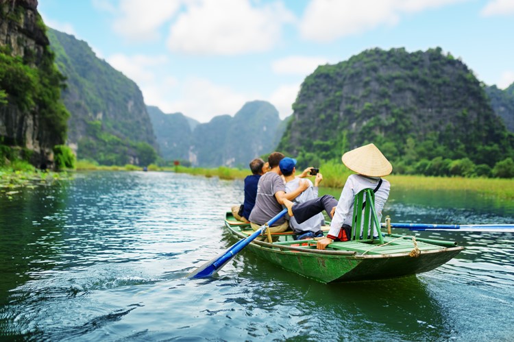 Samen op de boot in Ninh Binh, Vietnam
